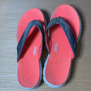 Women's Skechers Gogamat Flip Flops Size 8.5 Coral & Grey